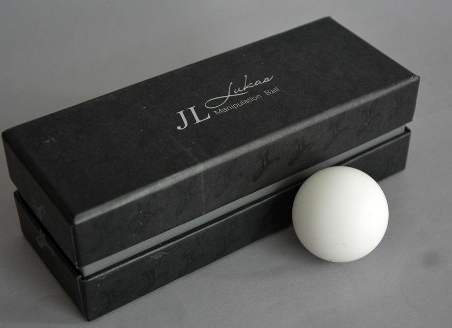 Lukas Manipulation Ball ( white ) by JL