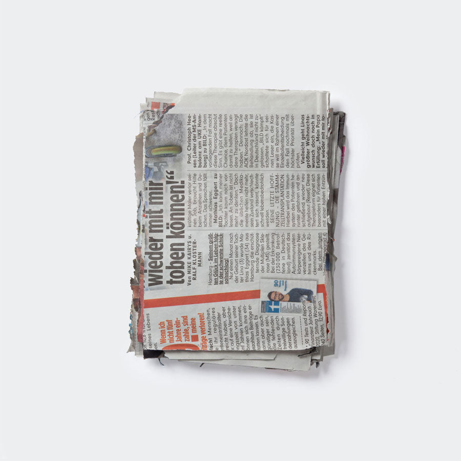 Torn & Restored Newspaper ( Gimmick + Online Video Instruction )